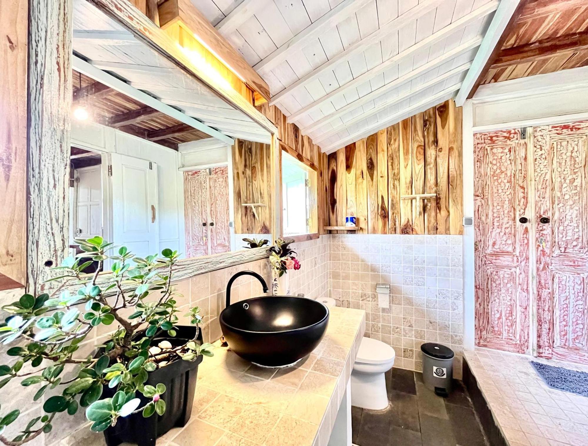 Pondok Is Oke Villa Scenic View Баньюванги Экстерьер фото